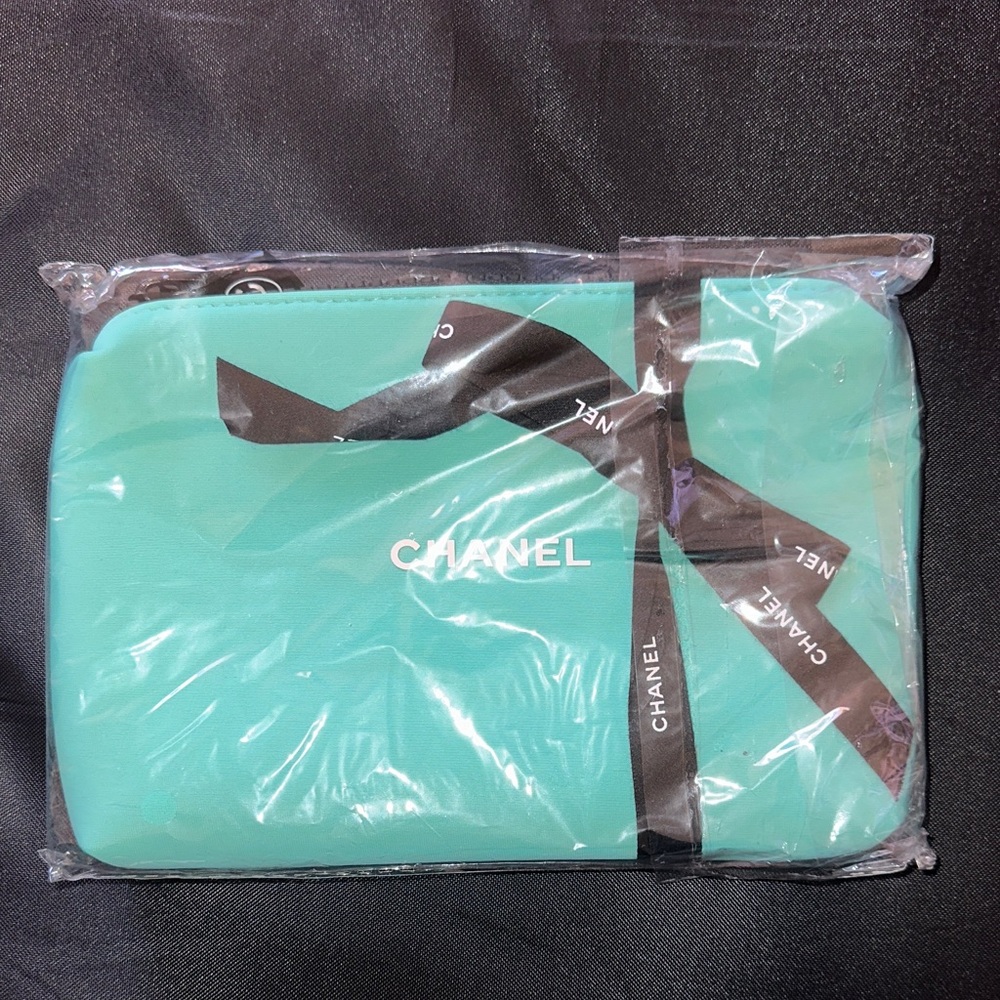 CHANEL Aqua Cosmetic Case